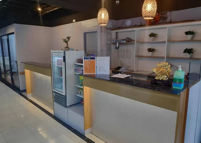 Nomad's Hub - Value Co-living Hostel *