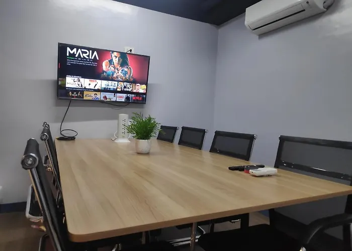 Hostel Nomad's Hub - Value Co-living *