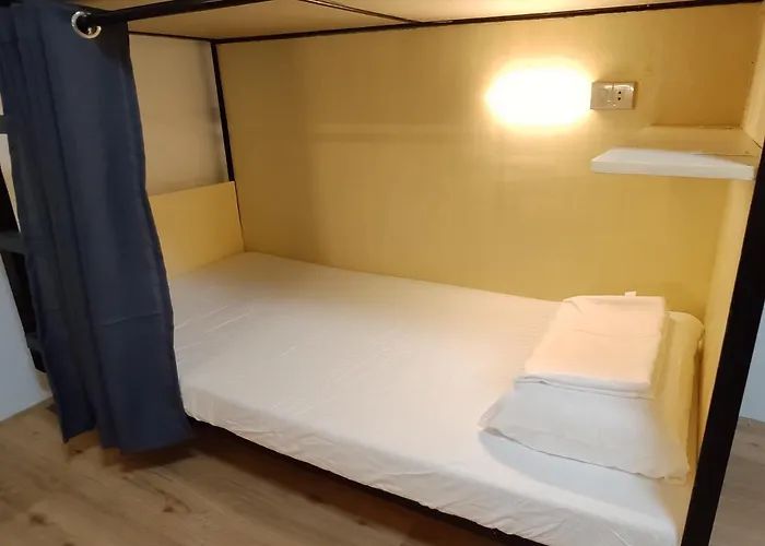 Nomad's Hub - Value Co-living Cebu