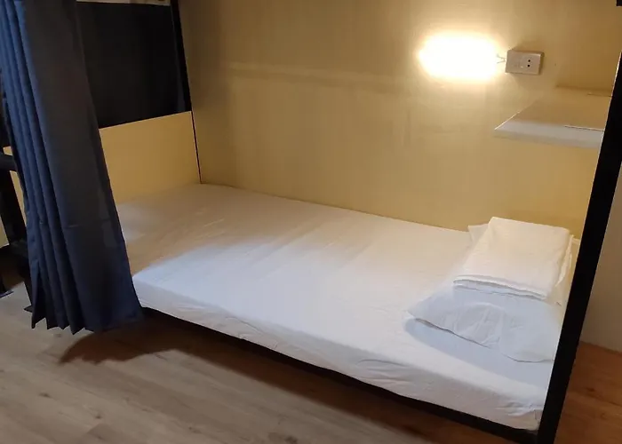 Nomad's Hub - Value Co-living Hostel