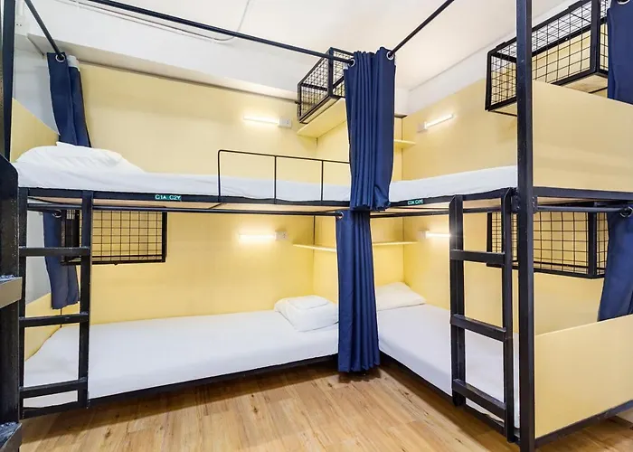 Hostel Nomad's Hub - Value Co-living *