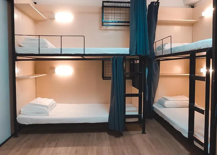 Nomad's Hub - Value Co-living Cebu