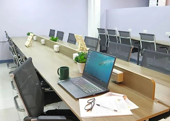 Nomad's Hub - Value Co-living Hostel