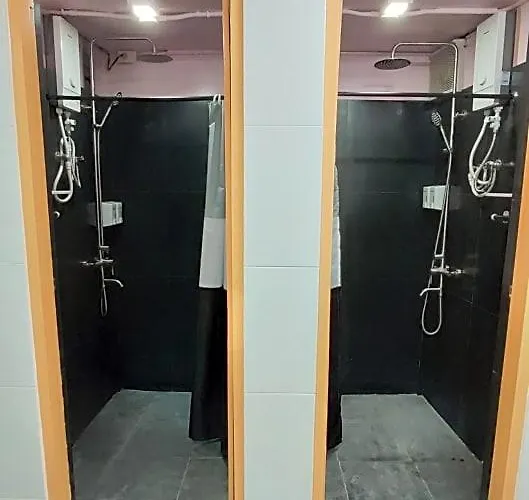 Hostel Nomad's Hub - Value Co-living *