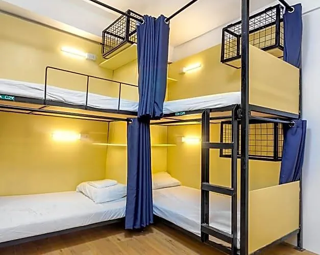 Nomad's Hub - Value Co-living Hostel Cebu